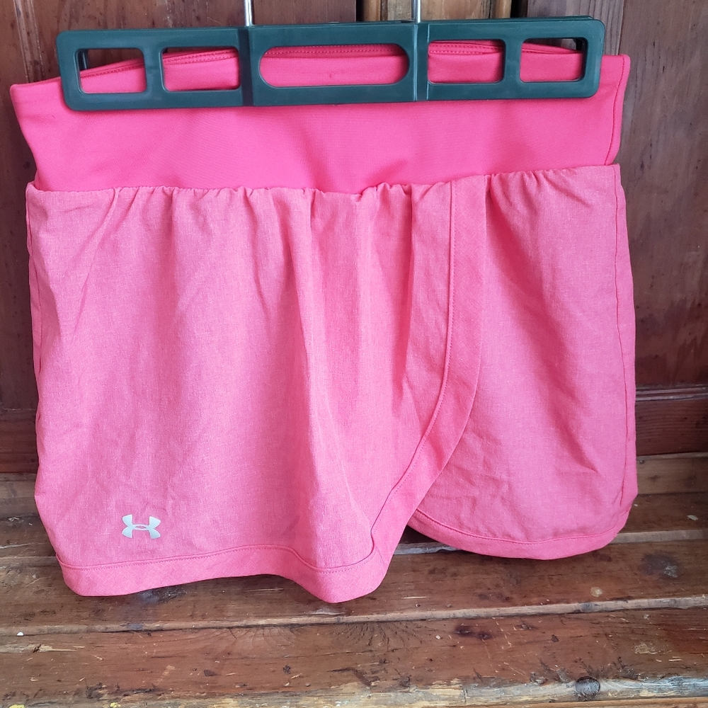 Under Armour sport skirt size XS 2/30$